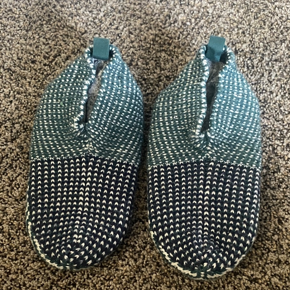 Bombas Red and Green Knit Slippers